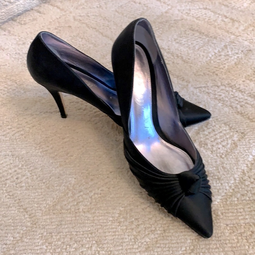 EUC Ragazza black satin heels.. 👩‍🎨Grad Ready